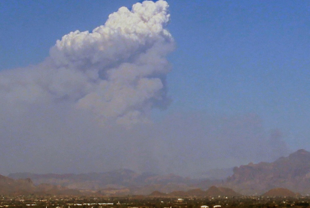 Pyrocumulus Forms Over Woodbury Fire